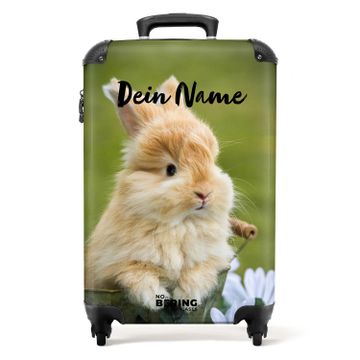 Lapin en pot de fleurs