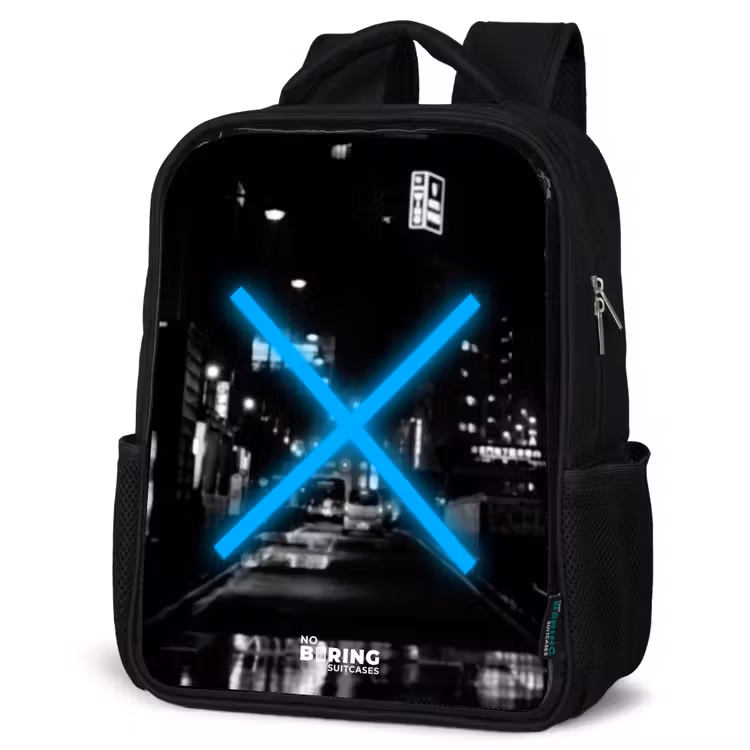 Sac à dos enfant - Noir - Croix bleue lumineuse dans une scène nocturne — 6