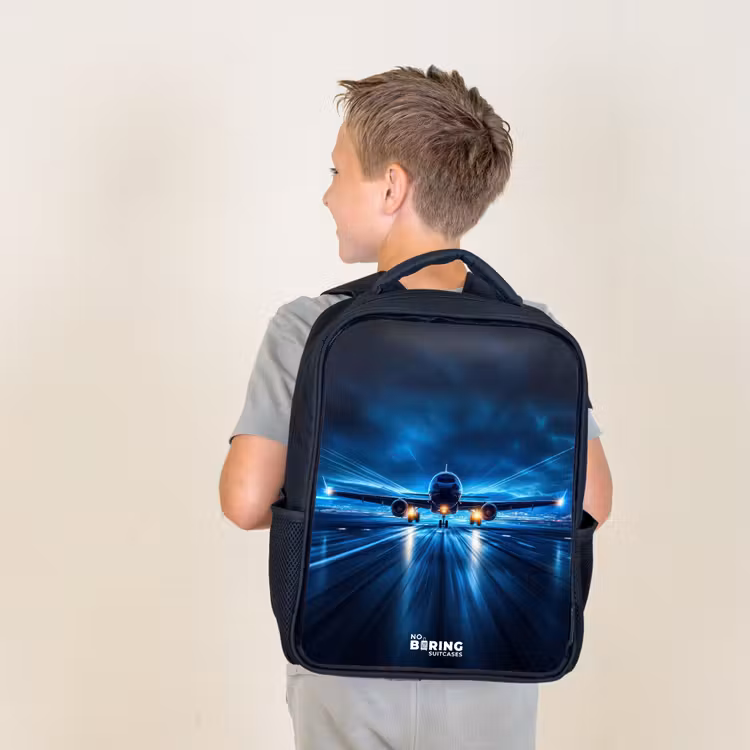 Sac à dos enfant - Noir - Décollage d'un avion dans un paysage nocturne futuriste — 2