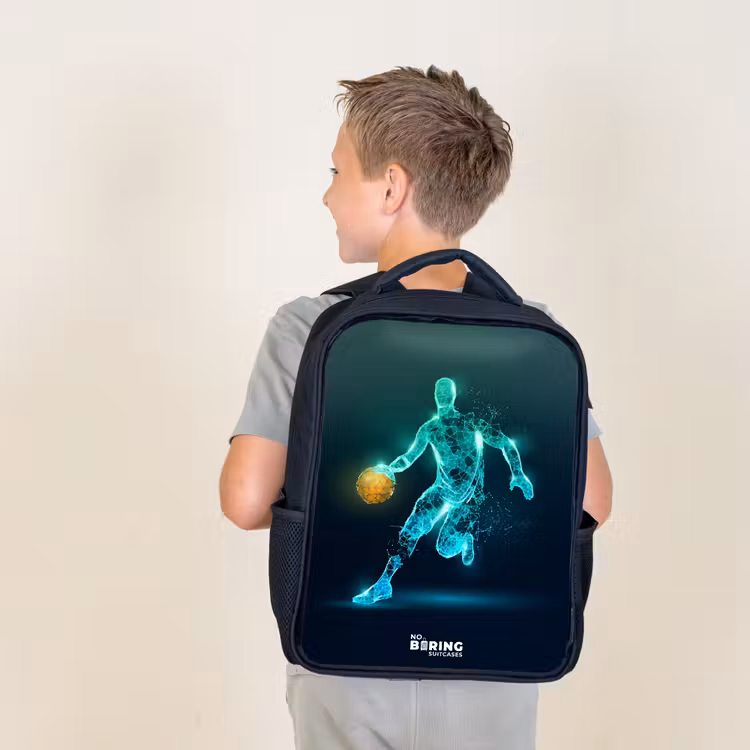 Sac à dos enfant - Noir - Joueur de basket-ball en action de dribble au néon — 2