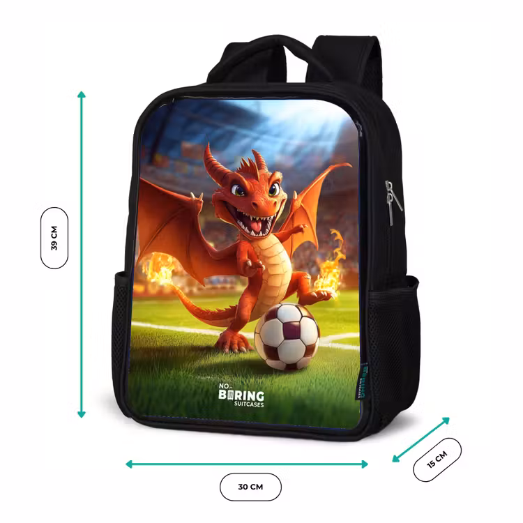 Sac à dos enfant - Noir - Le dragon rouge joue au football dans un stade ensoleillé — 8
