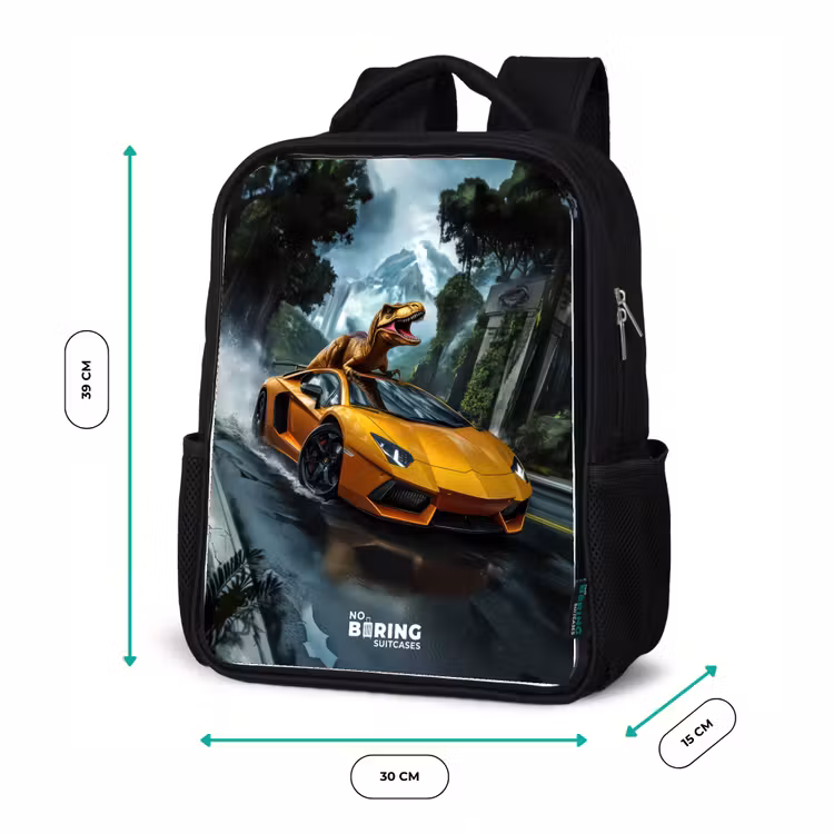Sac à dos enfant - Noir - T-Rex sur une voiture de sport orange dans une forêt pluvieuse — 8