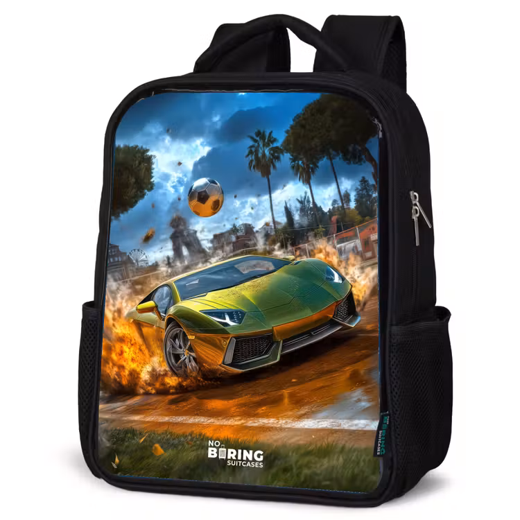 Sac à dos enfant - Noir - Une voiture de sport traverse un terrain de football avec un ballon — 6