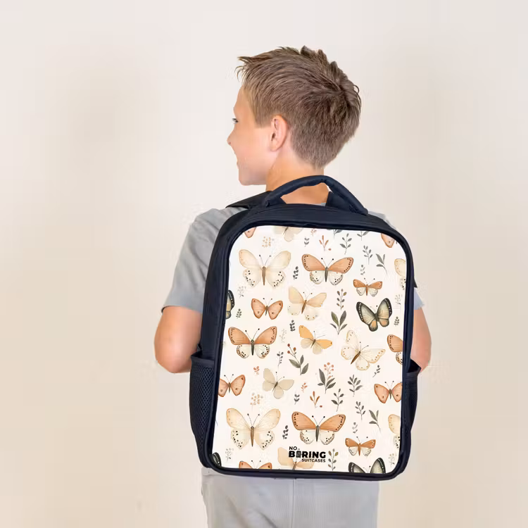 Sac à dos enfant - Noir - Papillons dans les tons beige et orange parmi les feuilles vertes — 2
