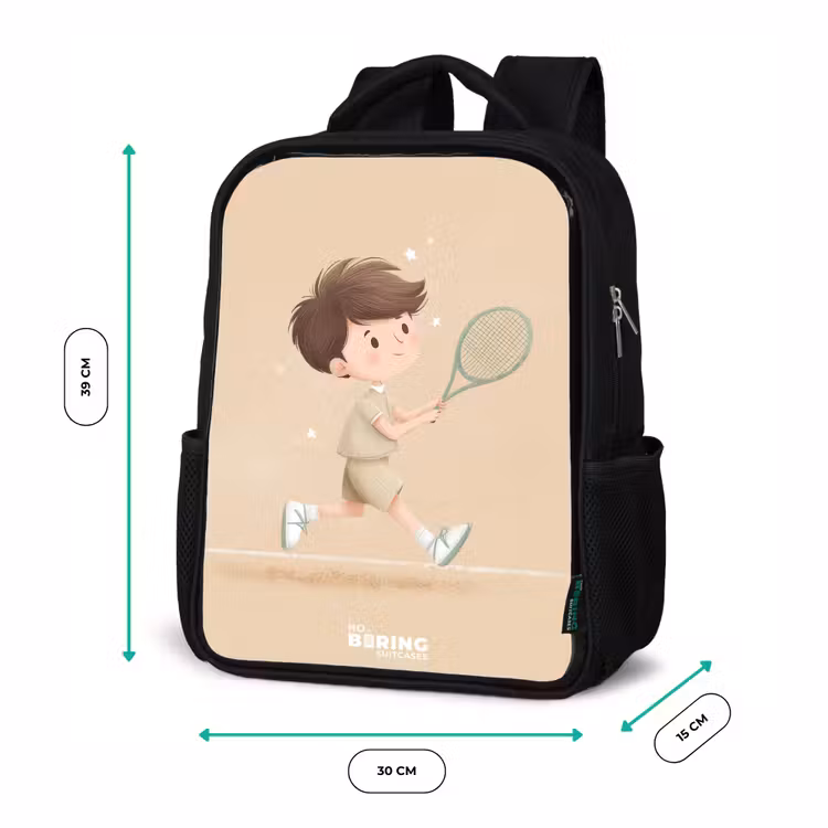Sac à dos enfant - Noir - Garçon jouant au tennis sur fond de sable — 8
