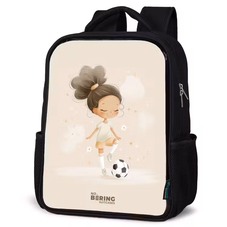 Sac à dos enfant - Noir - Fille avec un ballon de football dans des couleurs beiges — 6