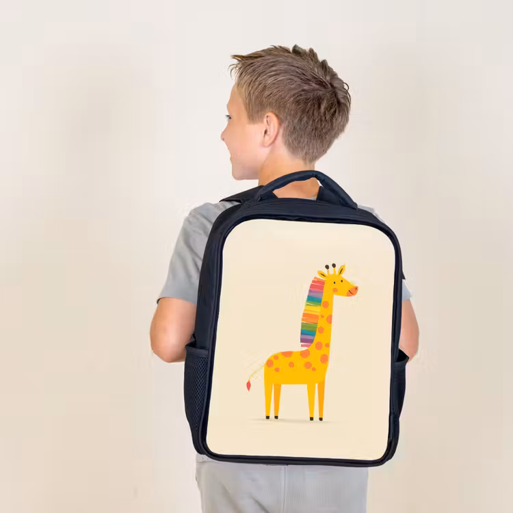Sac à dos enfant - Noir - Girafe - Crinière arc-en-ciel - Beige — 2