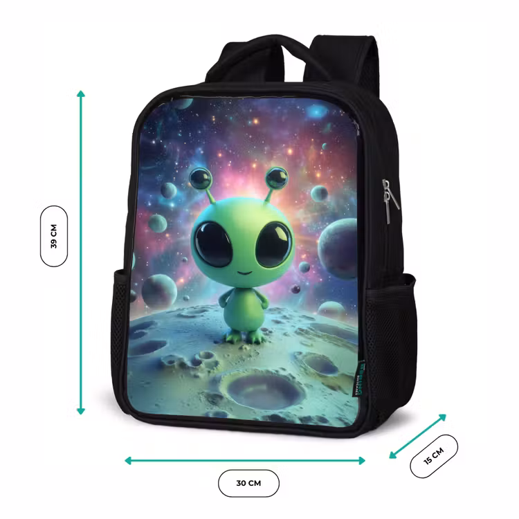 Sac à dos enfant - Noir - Figurine extraterrestre verte sur un paysage lunaire avec arrière-plan cosmique — 8
