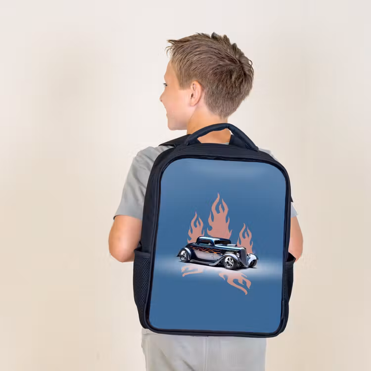 Sac à dos enfant - Noir - Voiture bleue avec flammes roses — 2