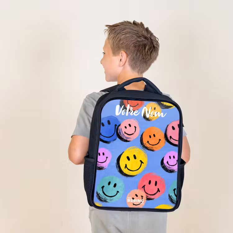 Sac à dos enfant avec votre nom - Noir - Un motif ludique et artistique de smileys colorés — 2