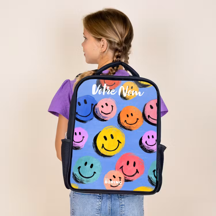 Sac à dos enfant avec votre nom - Noir - Un motif ludique et artistique de smileys colorés — 4