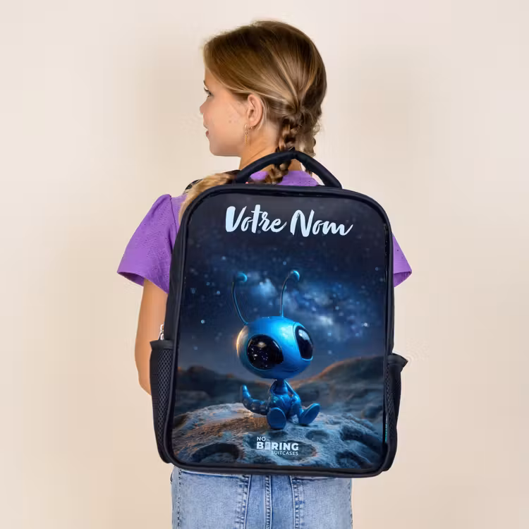 Sac à dos enfant avec votre nom - Noir - Créature extraterrestre bleue sous un ciel étoilé — 4