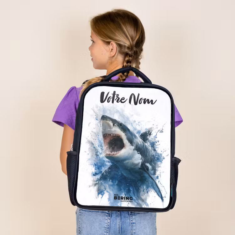 Sac à dos enfant avec votre nom - Noir - Requin attaquant à l'aquarelle — 4