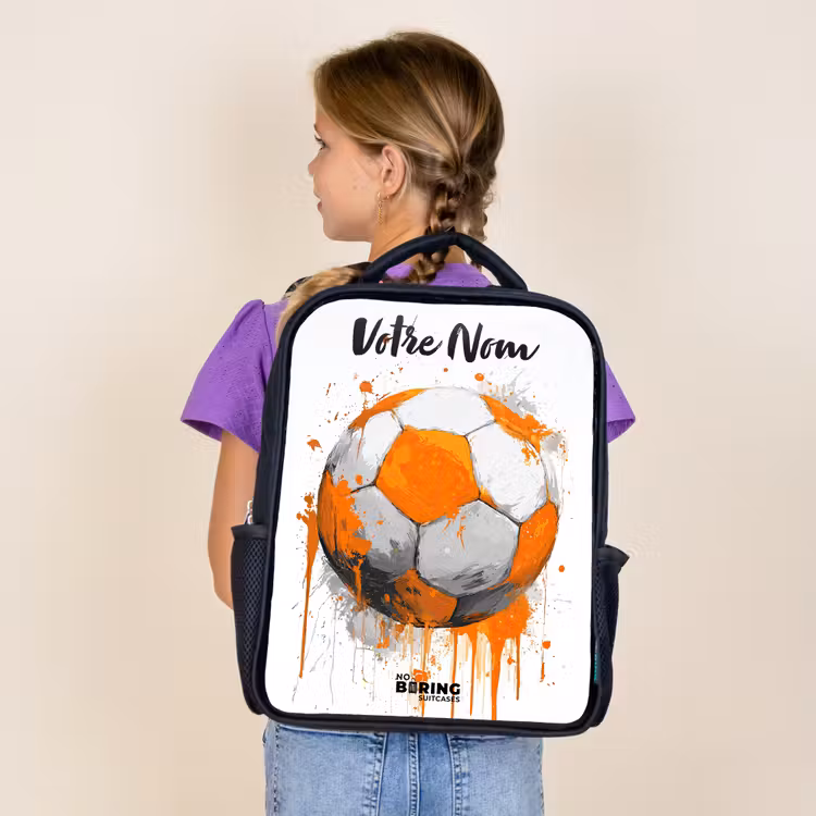 Sac à dos enfant avec votre nom - Noir - Football vibes - Peinture - Orange — 4