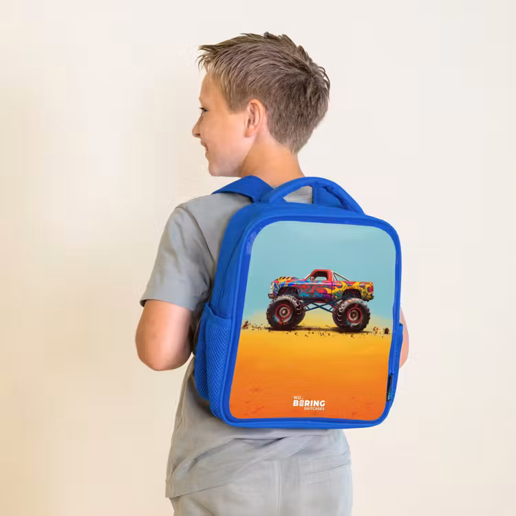 Sac à dos enfant - Bleu - Camion monstre avec impression de graffiti dans le sable — 2