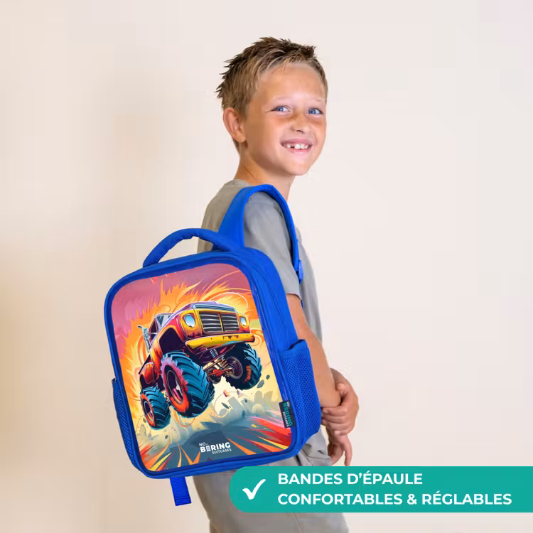 Sac à dos enfant - Bleu - Le Monster Truck rose survole l'asphalte — 4