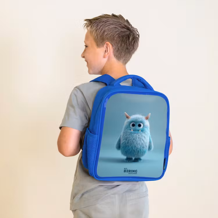 Sac à dos enfant avec nom - Bleu - Monstre bleu en peluche avec des cornes — 2