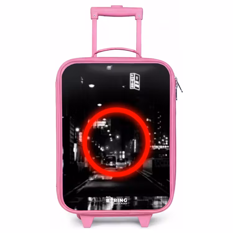 Valise enfant - Rose - Cercle rouge vif au-dessus d'une rue de la ville — 1