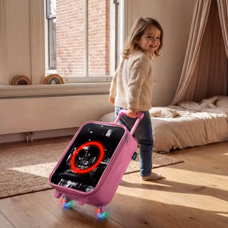 Valise enfant - Rose - Cercle rouge vif au-dessus d'une rue de la ville — 2