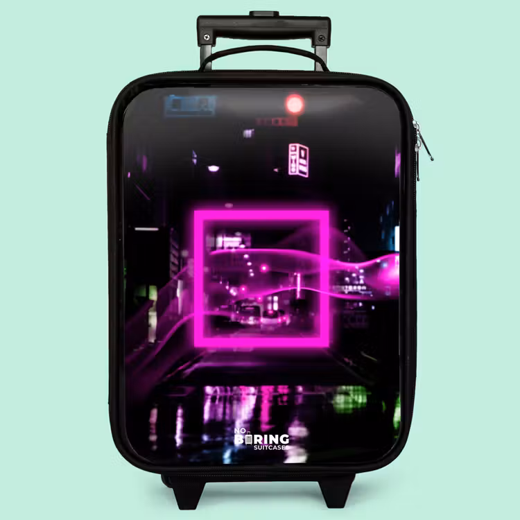 Valise enfant - Carré rose vif sur une rue mouillée — 3