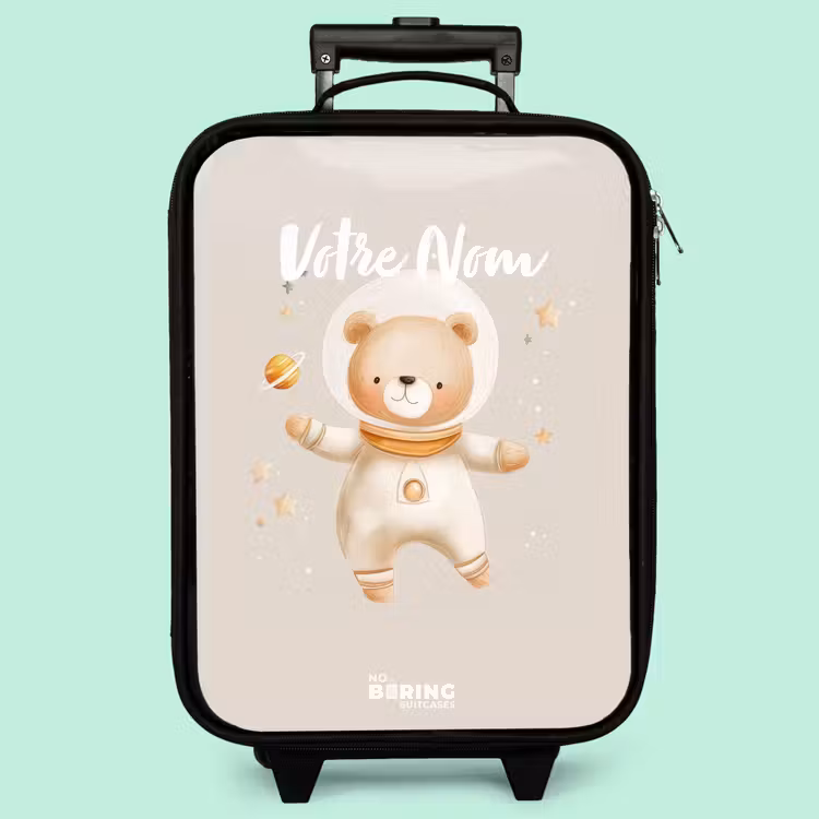 Valise enfant - Un ours spatial beige flotte parmi les étoiles — 3