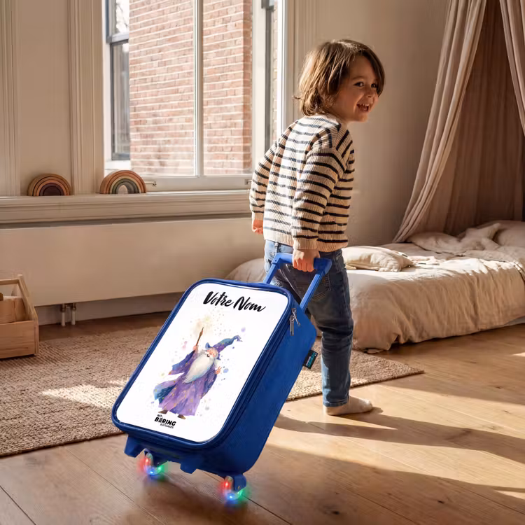 Valise enfant avec nom - Bleu - Vieux magicien avec bâton — 2