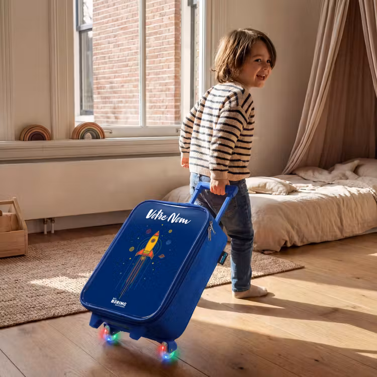 Valise enfant avec nom - Bleu - Fusée - Planètes - Étoiles — 2