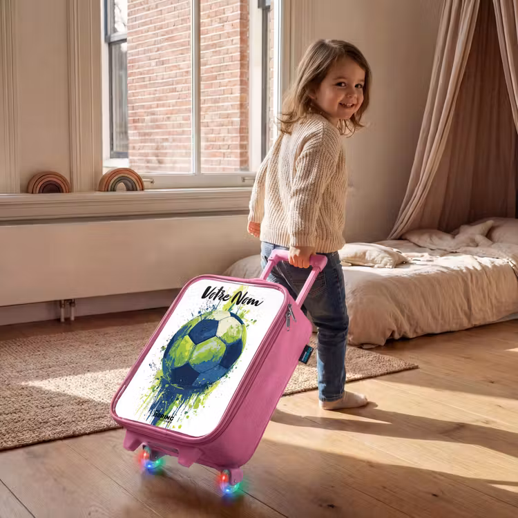 Valise enfant avec nom - Rose - Vibrations footballistiques - Peinture - Vert - Bleu — 2