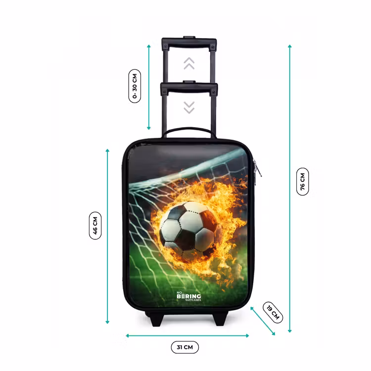 Valise enfant - Un ballon de football en feu capturé dans un filet de but — 7