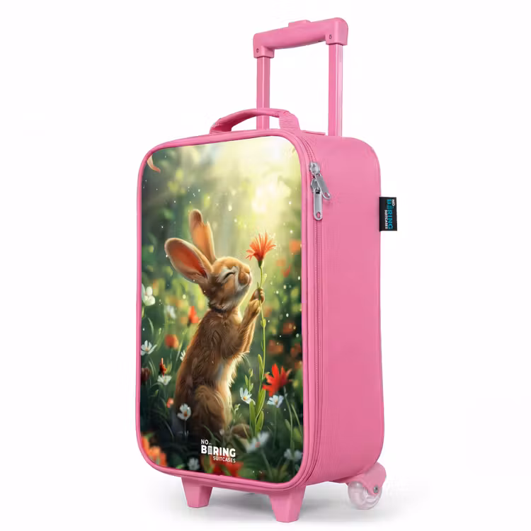 Valise enfant - Rose - Vue latérale d'un lapin avec une fleur rouge — 8