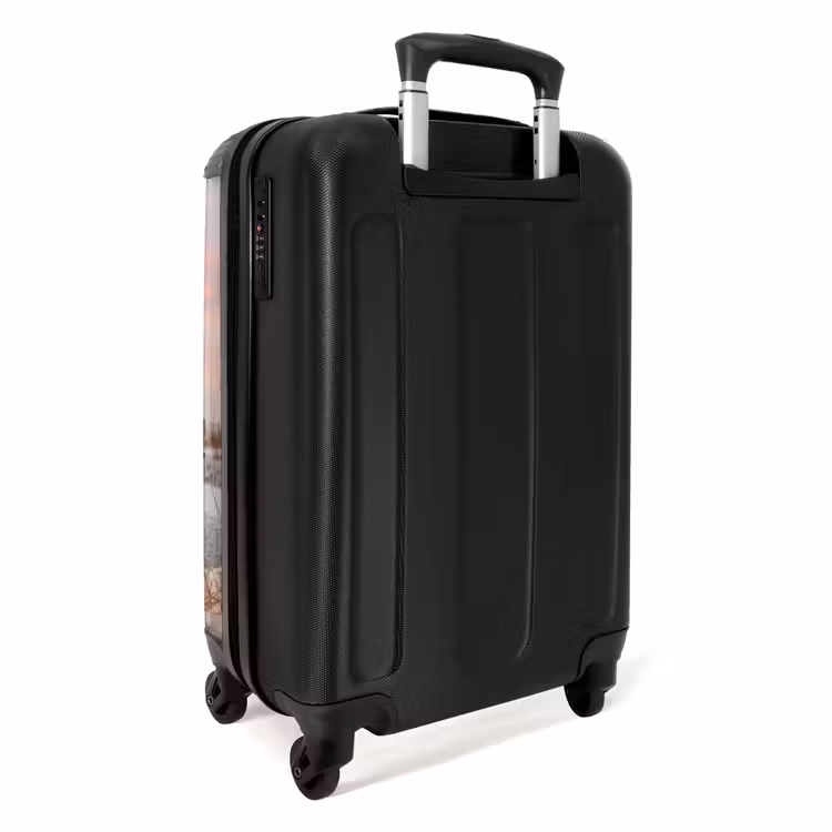 Valise - Rustique - Bateau à rames - Plage de sable — 4