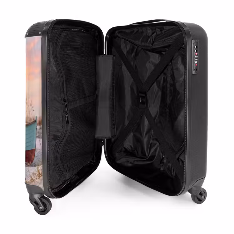 Valise - Rustique - Bateau à rames - Plage de sable — 5