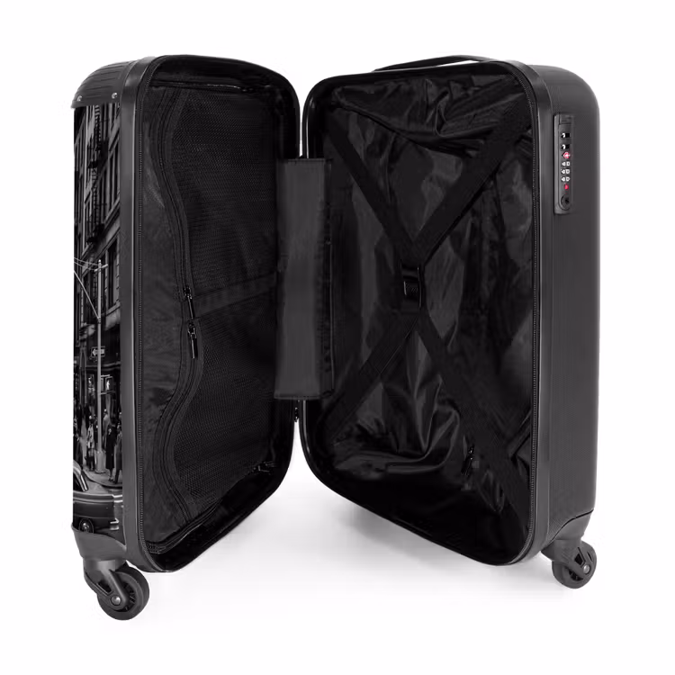 Valise - Ville - Rue - Bâtiments - Circulation - Noir et blanc — 5