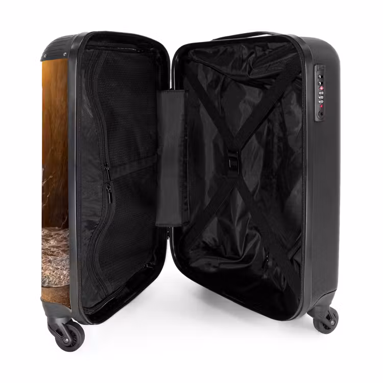 Valise - Personnes - Océan - Coucher de soleil - Côte - Or — 5