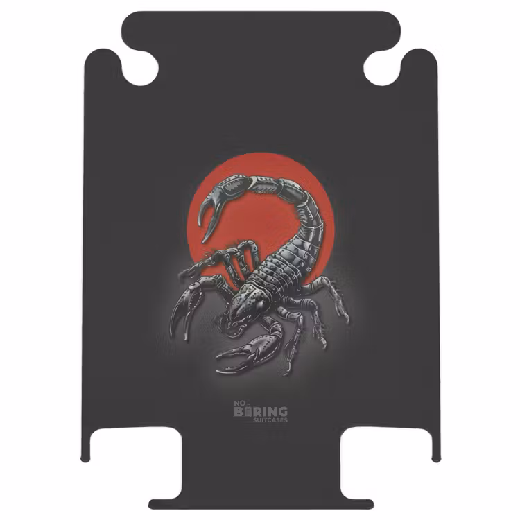 CaseSwap™ - Style de tatouage- Scorpion réaliste sur fond noir et rouge — 1