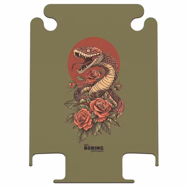 CaseSwap - Style de tatouage- Serpent réaliste sur fond vert — 1