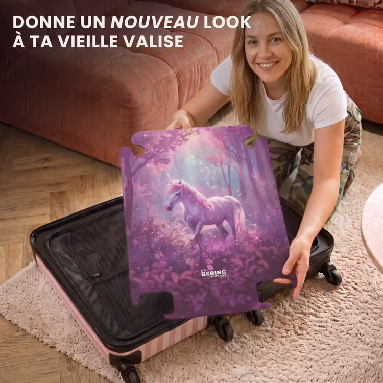 CaseSwap™ - Licorne entourée de nature violette — 3