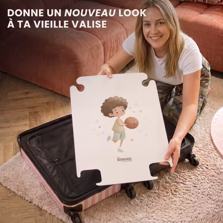 CaseSwap - Garçon avec un ballon de basket en couleur beige — 3