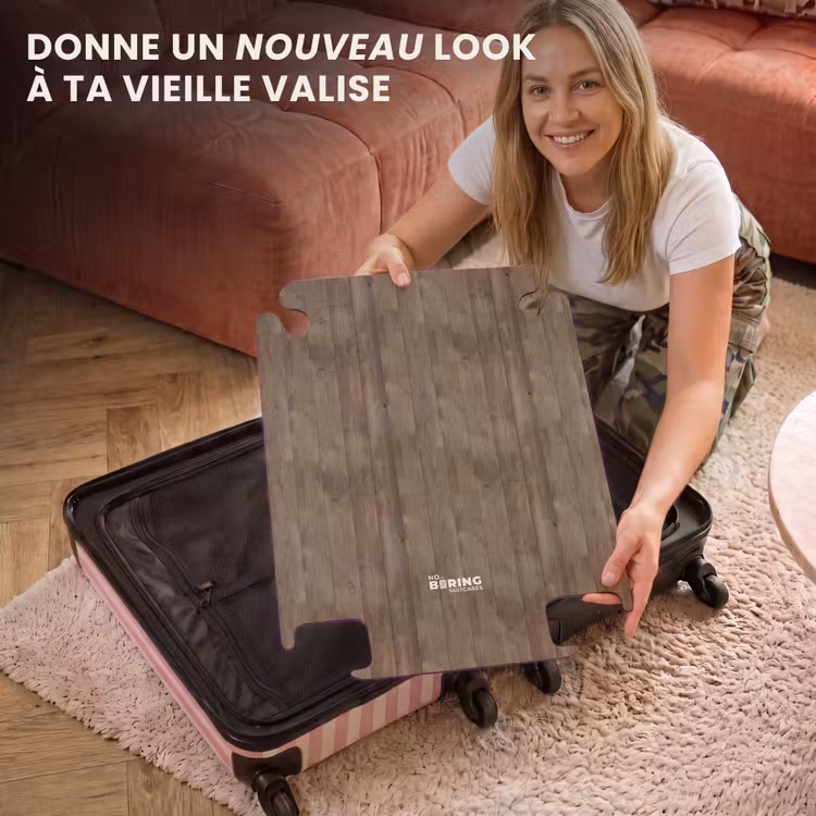 CaseSwap™ - Planches verticales brunes avec structure en bois altérée par les intempéries — 3